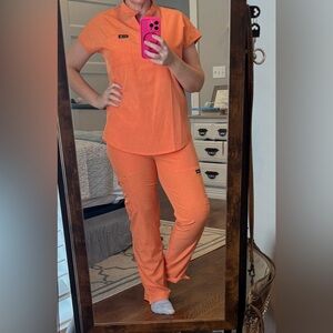 Koi Basics Vibrant Orange Scrub Set